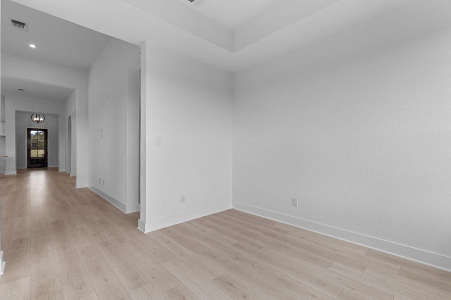 Spacious, unfurnished interior of a new home in Wolf Ranch West Bend 46', Georgetown (Image 19).