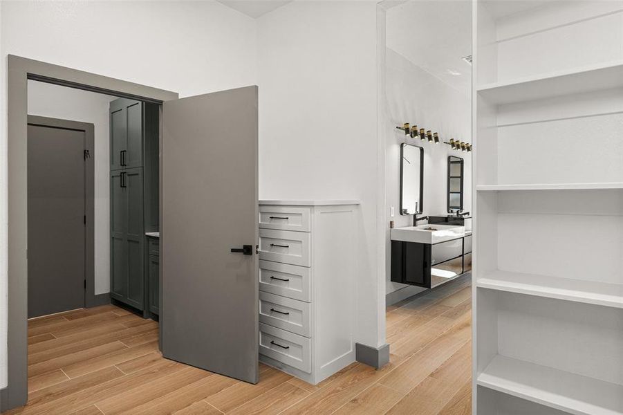 Furnished interior view inside a new home in , Joshua (Image 13).