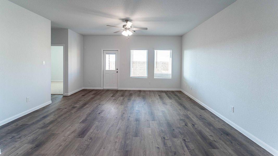 Spacious, unfurnished interior of a new home in Sunset Oaks, Maxwell (Image 15).