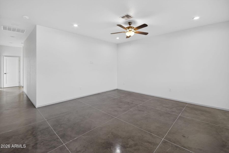 09_101_Habana_Ct_Rio_Rico_AZ_85648-Livin