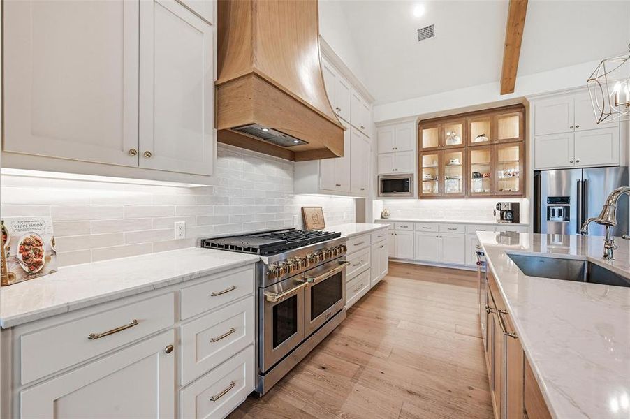 Furnished interior view inside a new home in , Weatherford (Image 34).