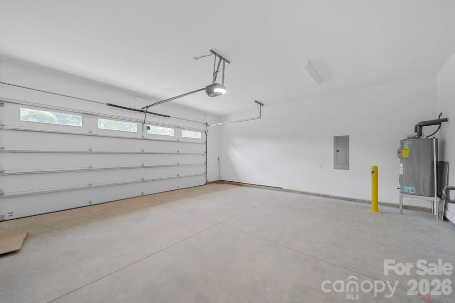 Spacious, unfurnished interior of a new home in , Kannapolis (Image 28).