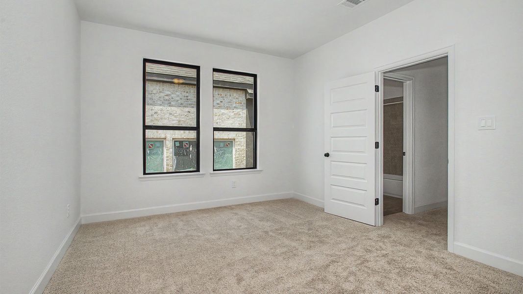 Spacious, unfurnished interior of a new home in Grange, Katy (Image 21).