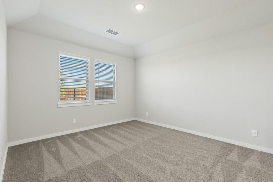 Spacious, unfurnished interior of a new home in Trinity Ranch, Elgin (Image 12).