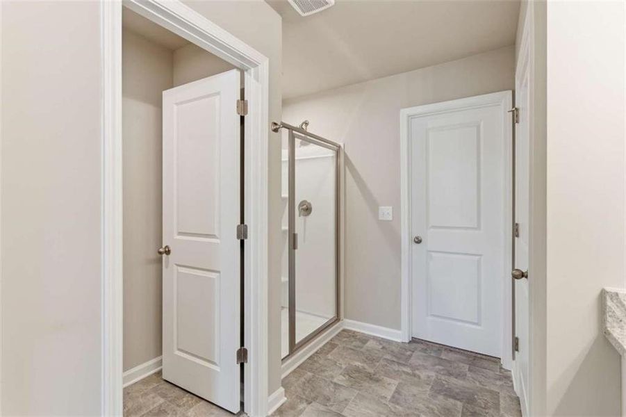 Spacious, unfurnished interior of a new home in The Reserve at Chapel Hill Phase II, Douglasville (Image 28). Spacious, unfurnished interior of a new home in The Reserve at Chapel Hill Phase II, Douglasville (Image 28).