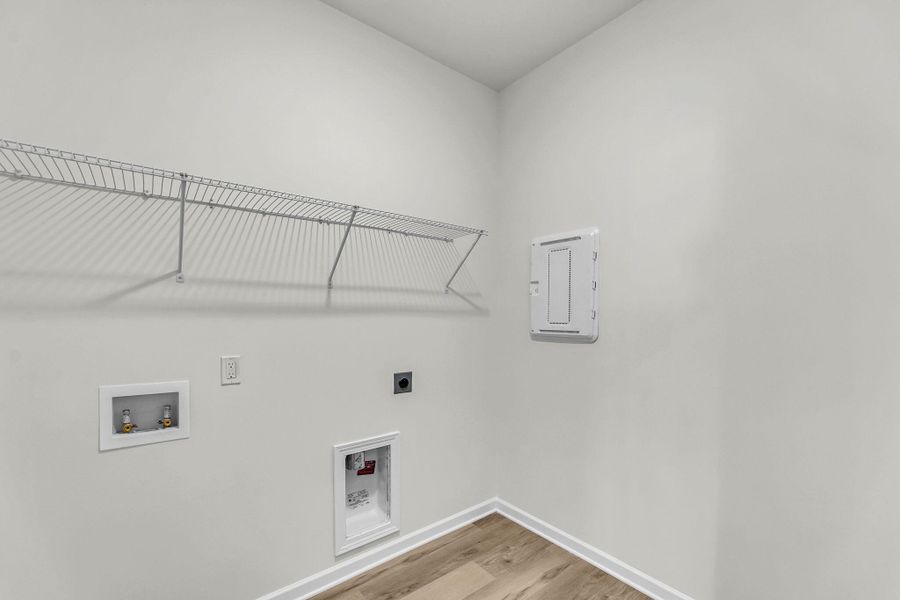 Spacious, unfurnished interior of a new home in , Charleston (Image 20).