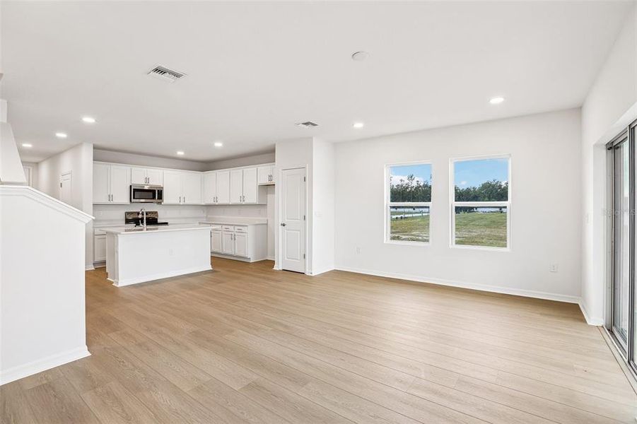 Spacious, unfurnished interior of a new home in Twin Oaks, Zephyrhills (Image 20). Spacious, unfurnished interior of a new home in Twin Oaks, Zephyrhills (Image 20).