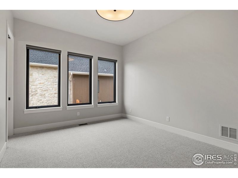 Bedroom 2 en suite - Main Floor Bedroom 2 en suite - Main Floor