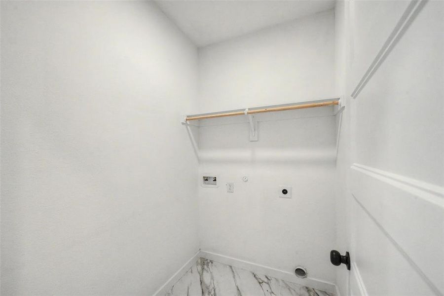 Spacious, unfurnished interior of a new home in , Fort Worth (Image 29).