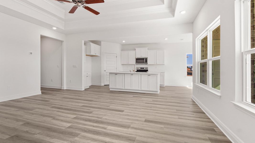Spacious, unfurnished interior of a new home in Owl's Head Farms, Freeport (Image 18).