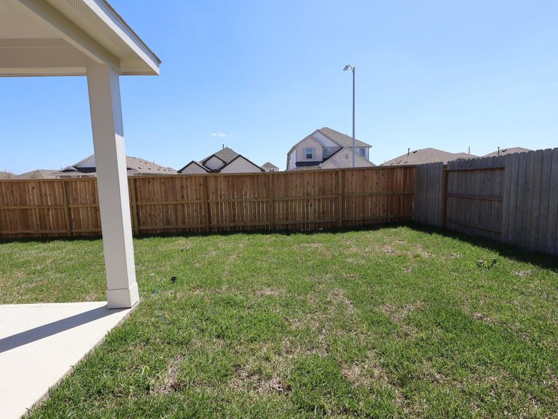 Exterior details and patio area of a home in Miller's Pond, Rosenberg (Image 4).