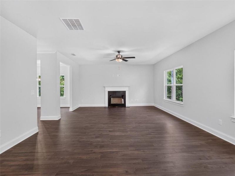 Spacious, unfurnished interior of a new home in , Dallas (Image 19).