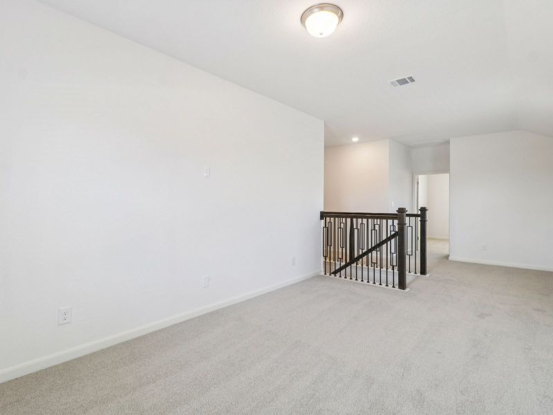 Spacious, unfurnished interior of a new home in Arcadia Ridge - Premier Series, San Antonio (Image 16).