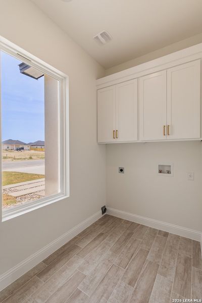Spacious, unfurnished interior of a new home in , Eagle Pass (Image 27). Spacious, unfurnished interior of a new home in , Eagle Pass (Image 27).