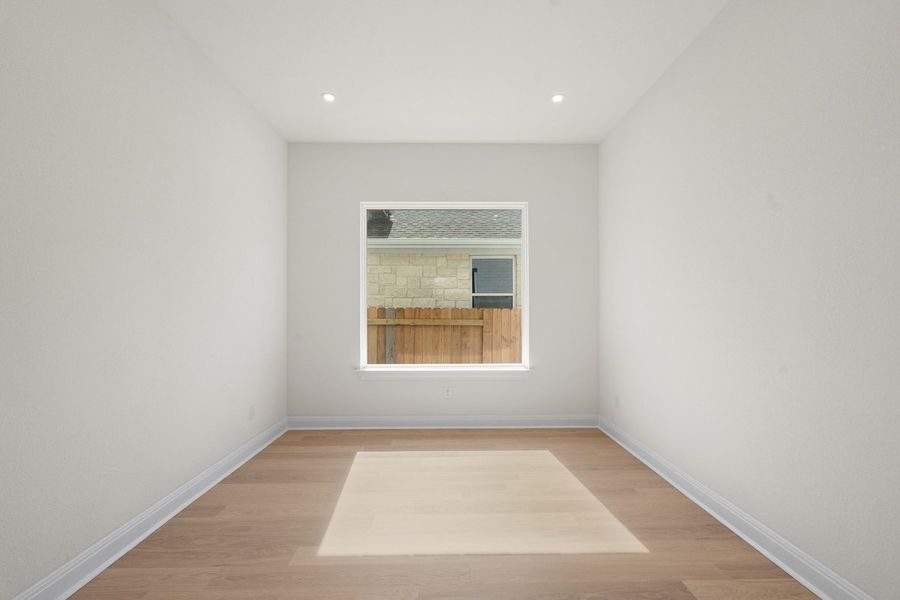 Spacious, unfurnished interior of a new home in Persimmon, Buda (Image 31).