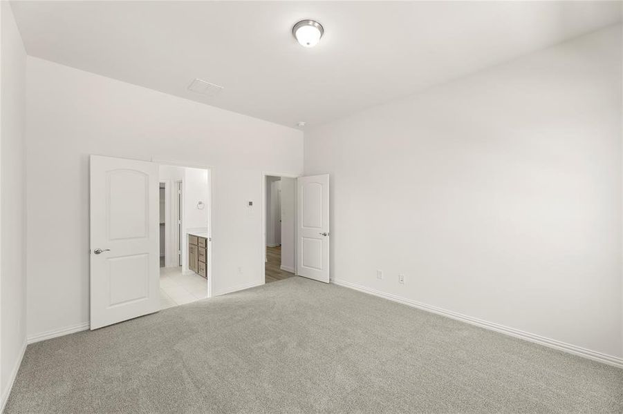 Spacious, unfurnished interior of a new home in Edgewater, Fate (Image 24). Spacious, unfurnished interior of a new home in Edgewater, Fate (Image 24).