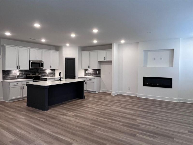 Furnished interior view inside a new home in Governors Parc, Kennesaw (Image 15). Furnished interior view inside a new home in Governors Parc, Kennesaw (Image 15).