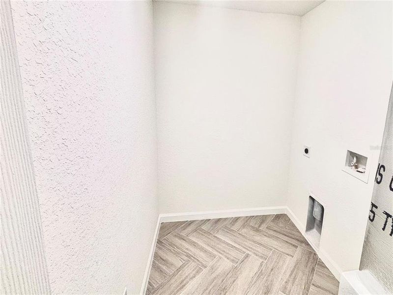 Spacious, unfurnished interior of a new home in , Summerfield (Image 7).