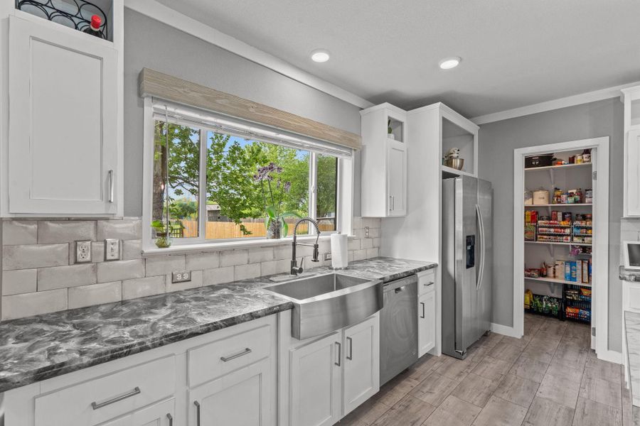 Furnished interior view inside a new home in , Santa Fe (Image 16).