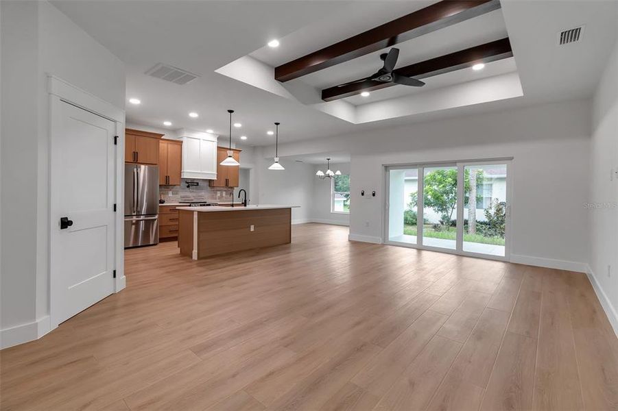 Spacious, unfurnished interior of a new home in , Venice (Image 81).
