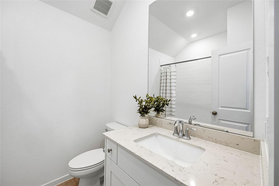 Furnished interior view inside a new home in Lago Mar, Texas City (Image 18).