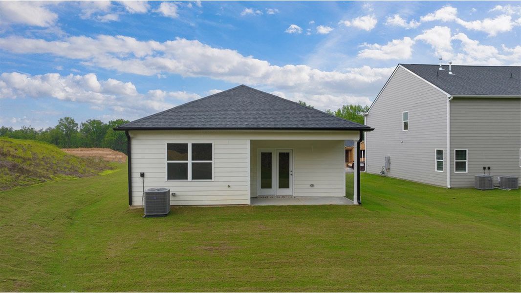 Exterior details and patio area of a home in Captain's Corner, Grovetown (Image 16).