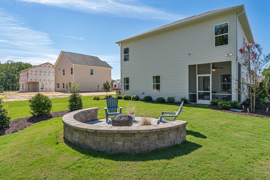 Exterior details and patio area of a home in Lemon Springs Estates, Sanford (Image 3).