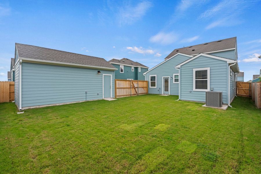 New Home in TAYLOR, TX.  - Slide 6