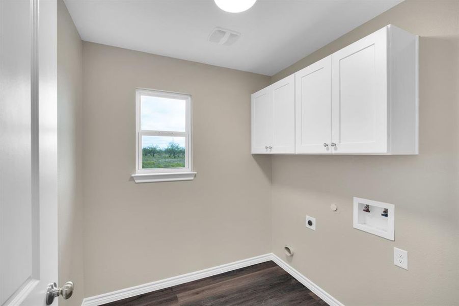 Spacious, unfurnished interior of a new home in , Whitney (Image 12).