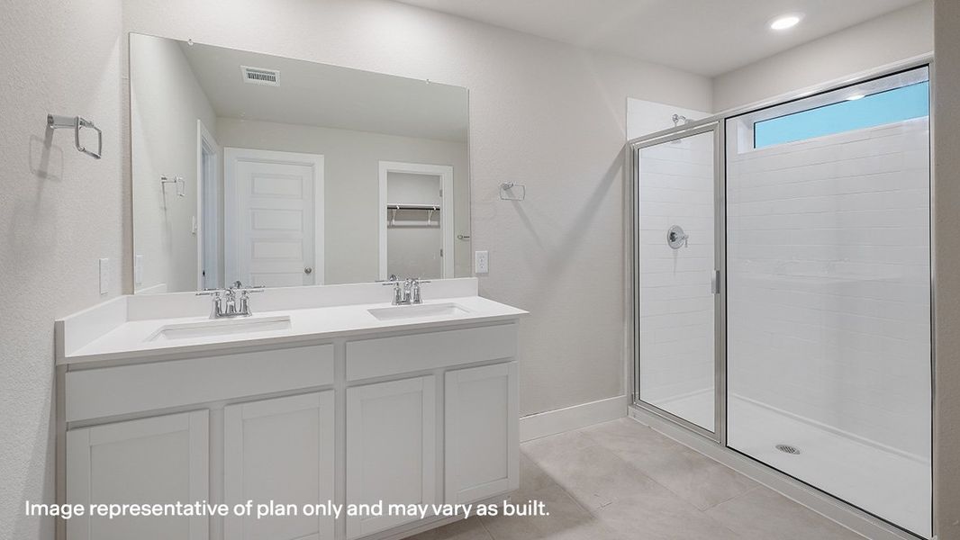 Representative furnished interior of a home built from the The Lakeway by D.R. Horton in Veranda, San Antonio (Image 8).