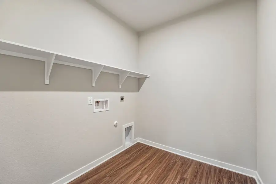 Spacious, unfurnished interior of a new home in Hillside Village, Temple (Image 11).
