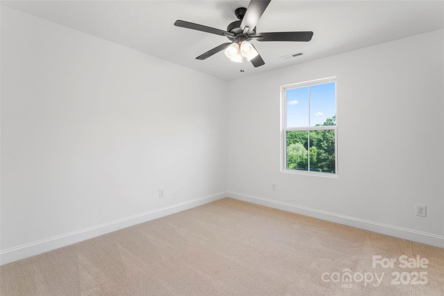 Spacious, unfurnished interior of a new home in , Harrisburg (Image 15).