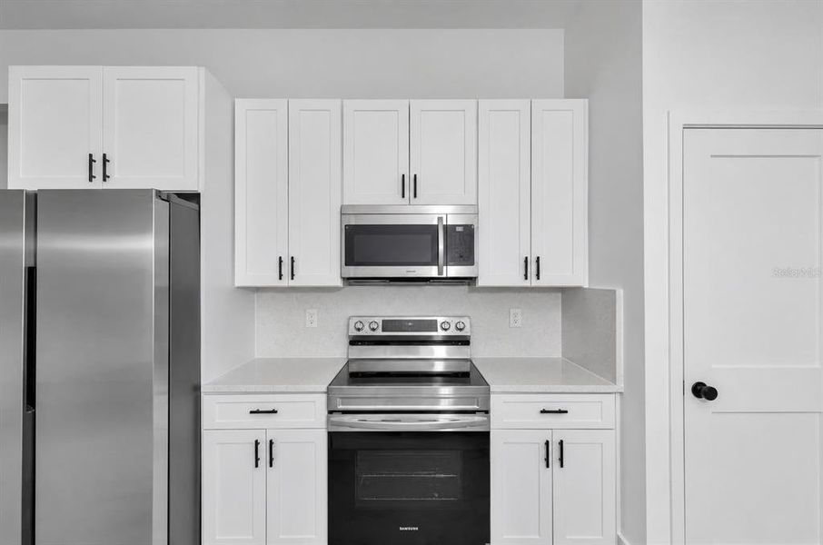 Furnished interior view inside a new home in , Dunnellon (Image 9).