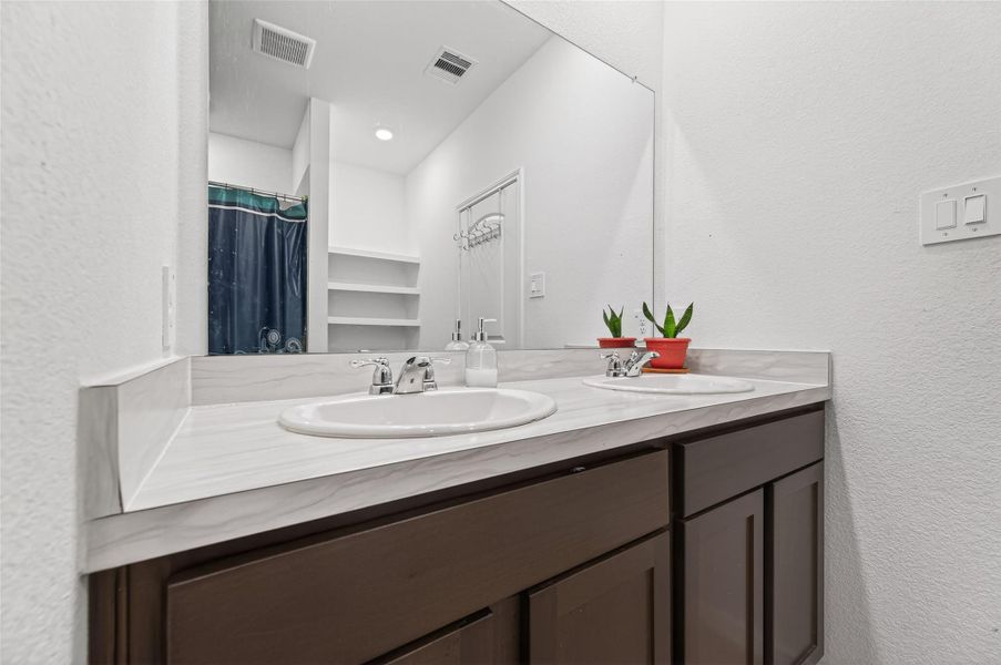 Image 21 of a home in Legacy Park.