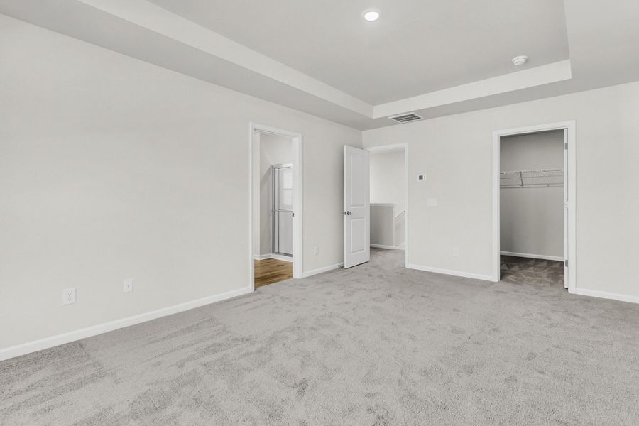 Spacious, unfurnished interior of a new home in Central Creek, Goose Creek (Image 19).
