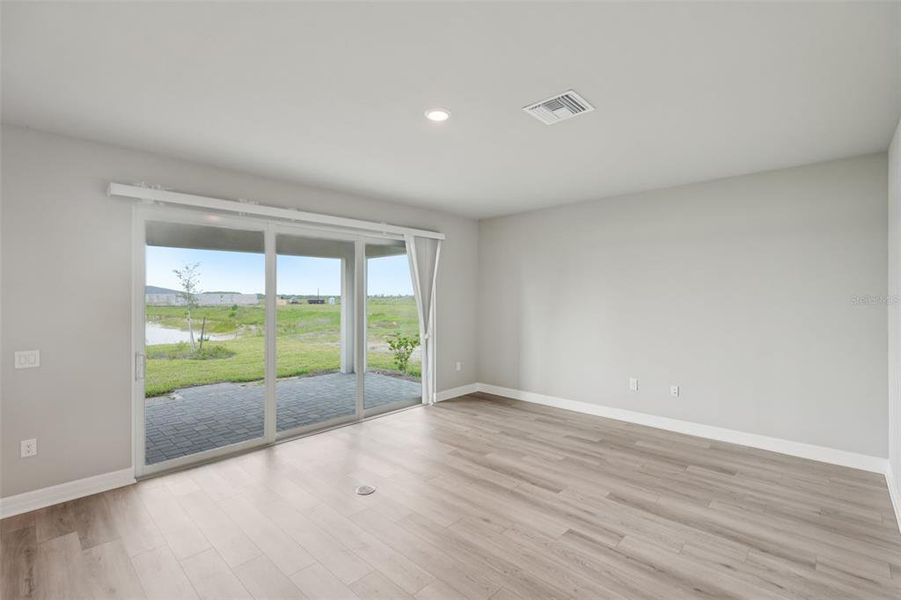 Spacious, unfurnished interior of a new home in Crescent Lakes - Signature Series, Punta Gorda (Image 25).