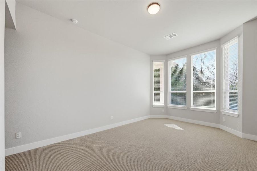 Spacious, unfurnished interior of a new home in Aster Park, McKinney (Image 16).