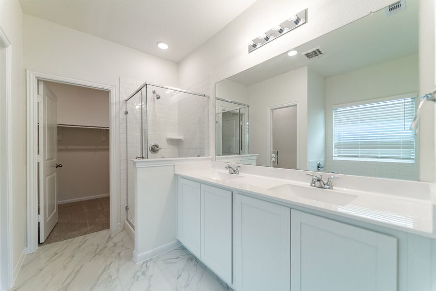 Furnished interior view inside a new home in Cielo, Conroe (Image 11).