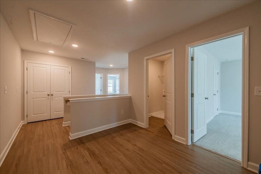 Spacious, unfurnished interior of a new home in Cherokee Township, Acworth (Image 32).