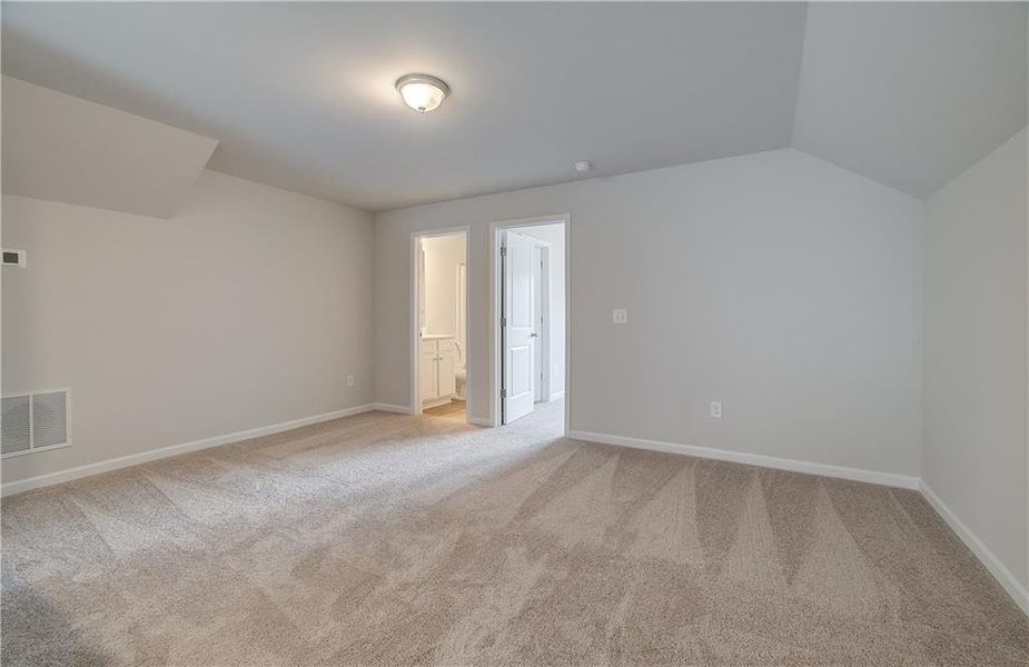 Spacious, unfurnished interior of a new home in Cooper Park, McDonough (Image 31).