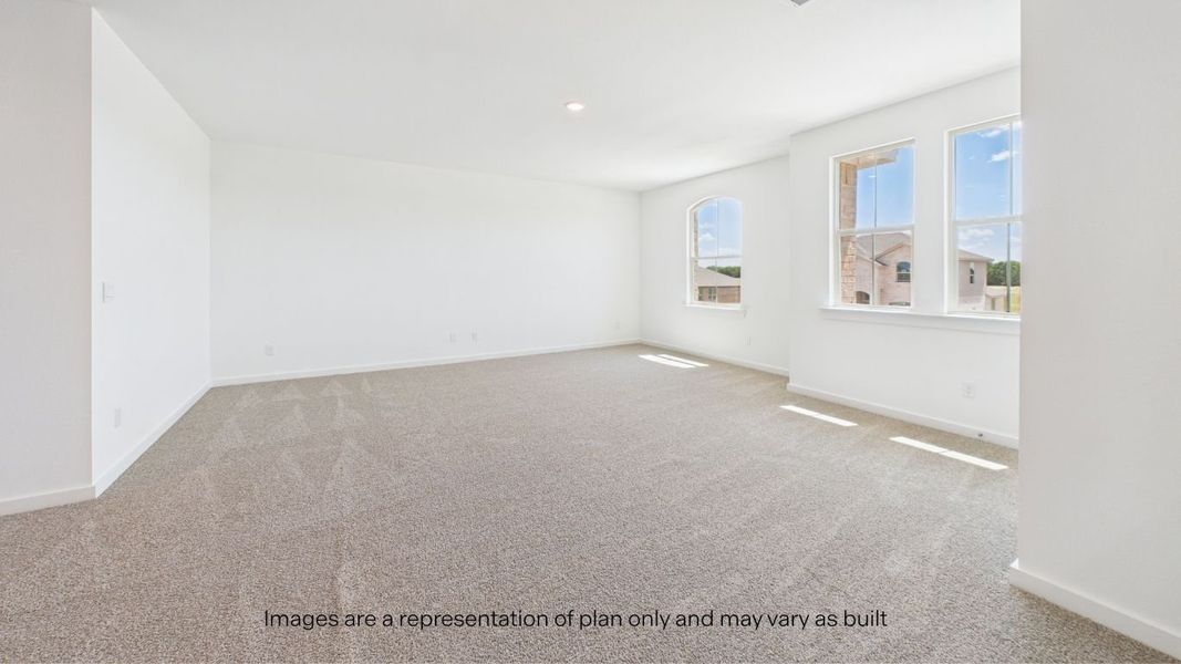 Spacious, unfurnished interior of a new home in Westmont, Lubbock (Image 38).