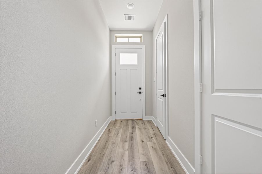 Spacious, unfurnished interior of a new home in , Houston (Image 20).