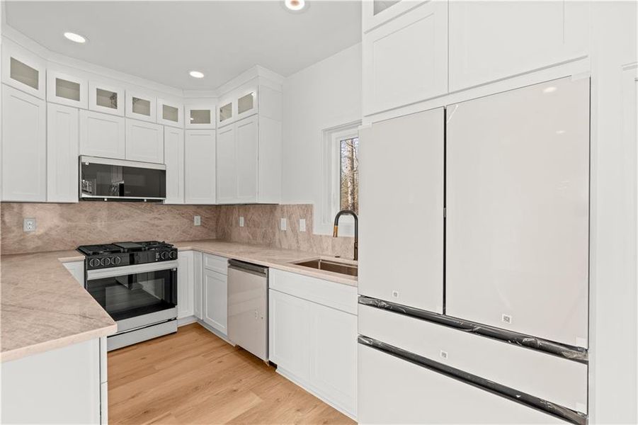 Furnished interior view inside a new home in , Villa Rica (Image 11).