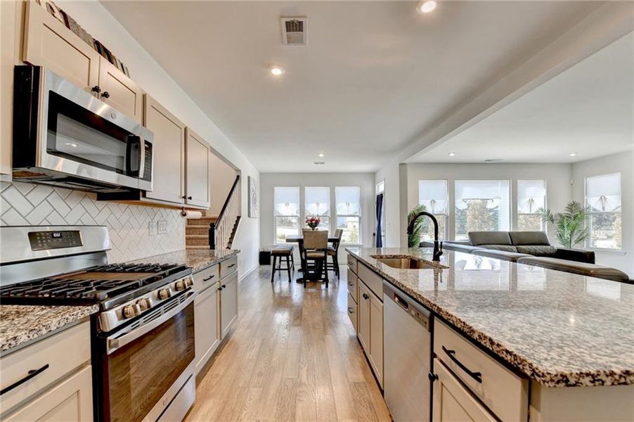 Furnished interior view inside a new home in Sweetbay Farm, Lawrenceville (Image 11).