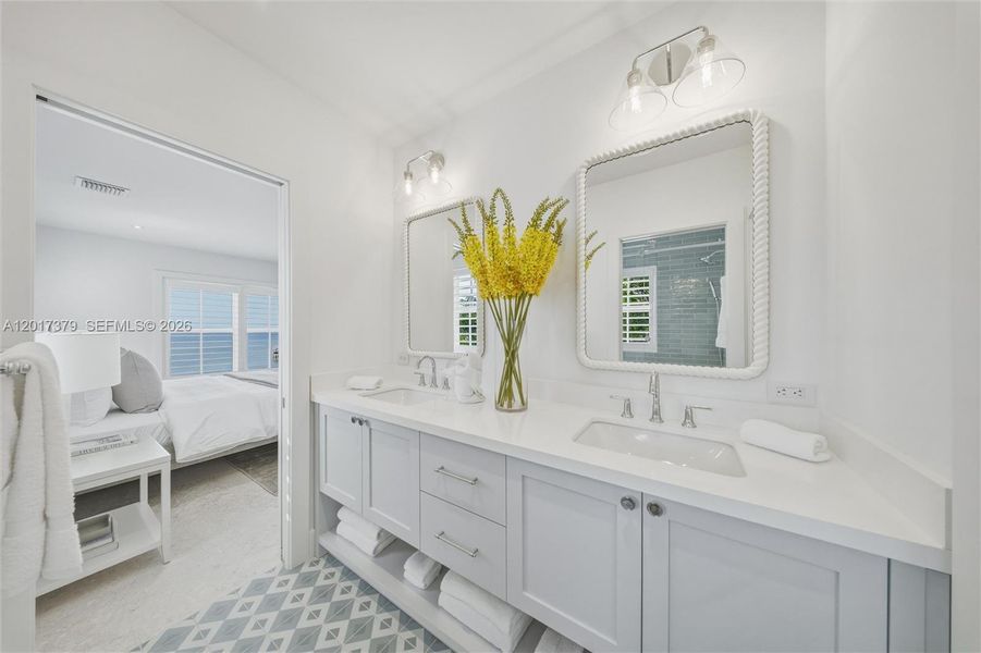 Furnished interior view inside a new home in , Islamorada, Village of Islands (Image 54).