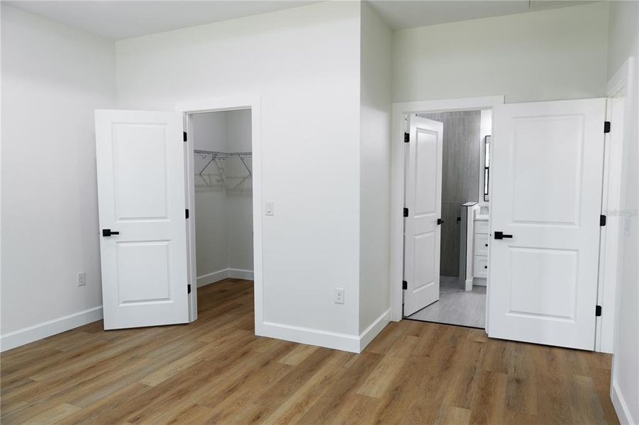 Spacious, unfurnished interior of a new home in , North Port (Image 14).