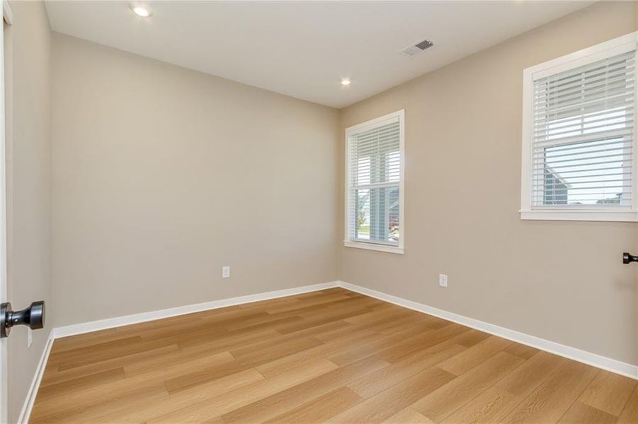 Spacious, unfurnished interior of a new home in Sweetbay Farm, Lawrenceville (Image 60).