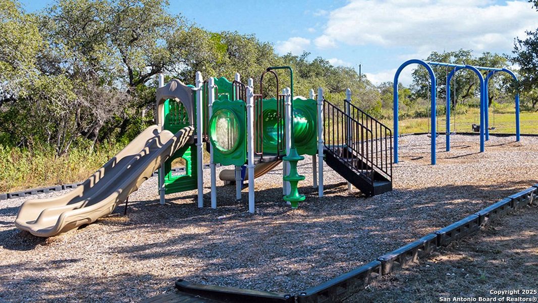 Community amenities in Hunters Ranch, San Antonio (Image 43).