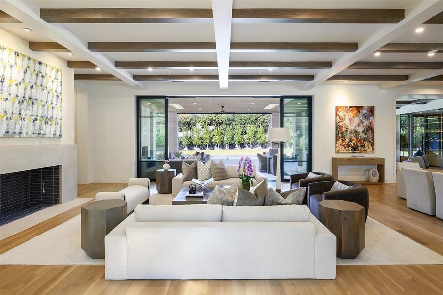 Community amenities in , Dallas (Image 32). Community amenities in , Dallas (Image 32).