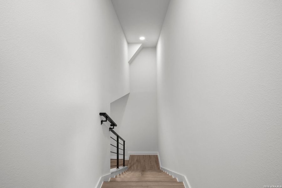 Spacious, unfurnished interior of a new home in Dovetail, New Braunfels (Image 19).